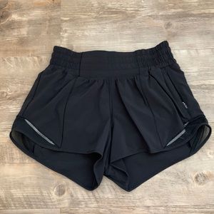 Lululemon Hotty Hot High-Rise Lined Short 2.5"